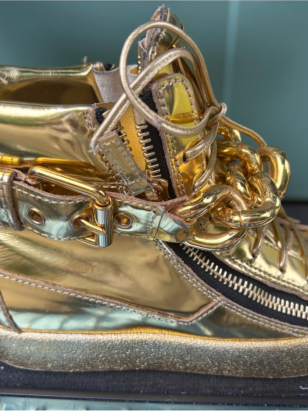 Giuseppe Zanotti London Mirrored Leather Chain High
'Vegas Gold' hi-top sneaker